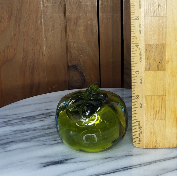 Amber Glass Apple - Picture 4 of 12